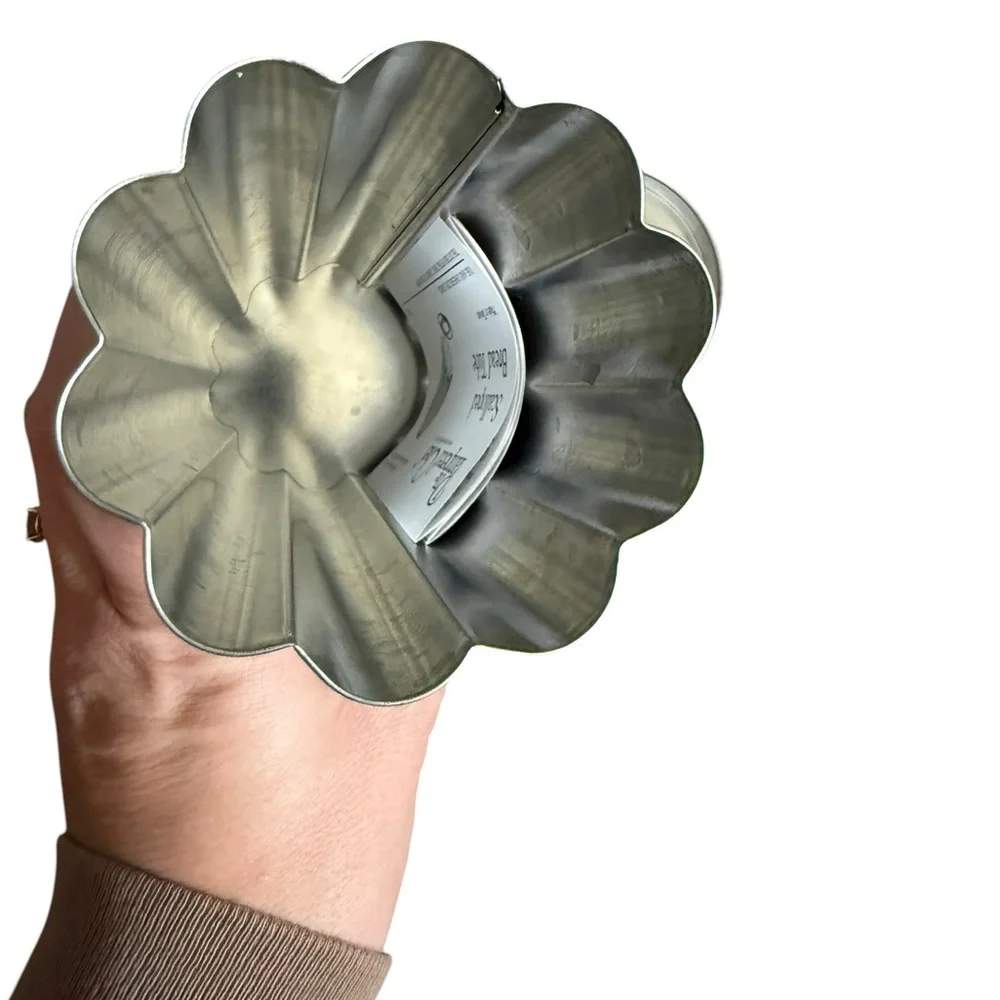 Pampered Chef Scalloped Bread Mold
